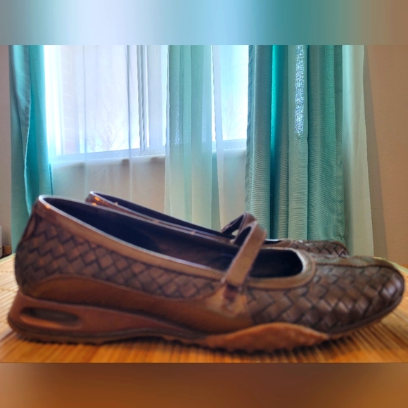 Bronze Cole Haan X Nike Air woven leather Mary Jane ballet flats (6)🩰 - Picture 6 of 9